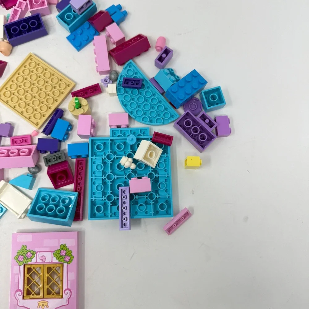 LEGO Friends Mixed Bulk Lot 5.1oz Pink Purple Blue Bricks Specialty Pieces